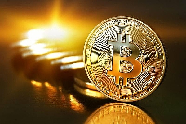 市场观察：比特币以太坊底部信号显现，如何把握机会？