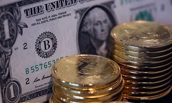 比特币与黄金：数字时代的新贵与老牌玩家的较量
